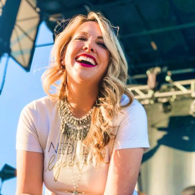 Singer. Songwriter. Market Development Manager. Animal lover. Dreamer. Nashville recording artist. ❤️✌