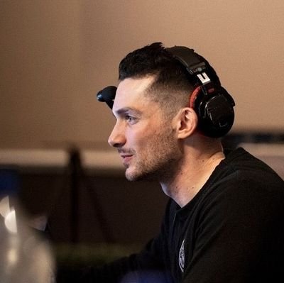 i am the masterhand @MasterHandGames | @Tweek_Talks producer | @VGBootcamp program manager | content 🎬 production | freelance live producer & tech director