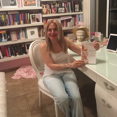 MariaMarianne10's profile picture. Dogmom (adopted stray). PhD on literature and gender studies, unvaccinated and writer of romance books . Founder of The Lipstick Papers