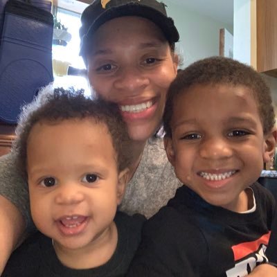 adikt2pretty's profile picture. 