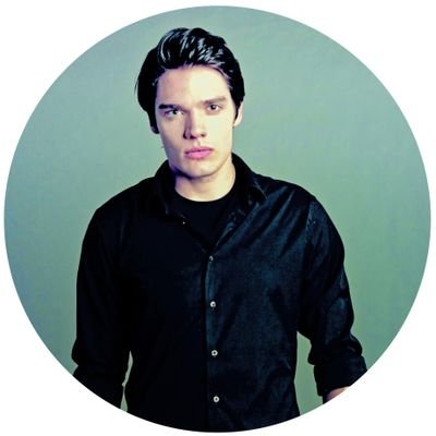 Don't worry, I won't bite. Well, at least not in the way you're afraid of.
|#TRoF|#VampireAcademyRP|#RP|#Fake|