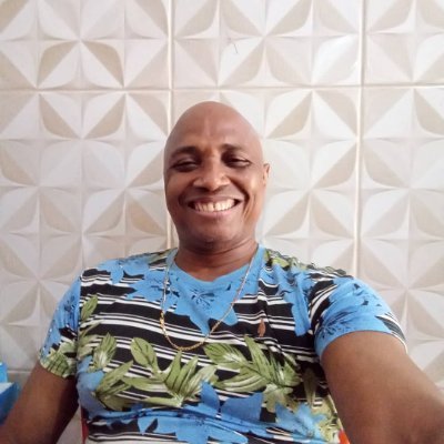Viver e não ter a vergonha de ser feliz
