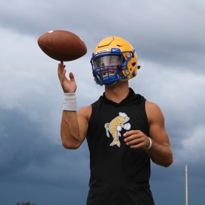 Chs QB/SS 6’3 205lbs, 3.8 gpa. Highlights-https://t.co/dlAsf6zYr1