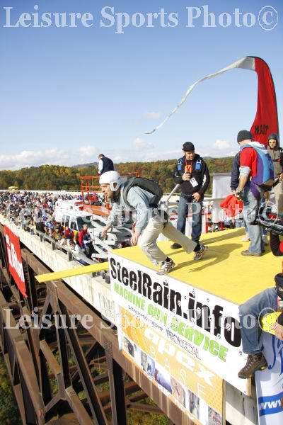 lacou's profile picture. Java dev professionnal, skydiver, skier, snowboarder and jogger