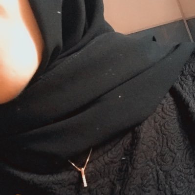 izzahzambri's profile picture. Dead inside •