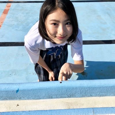 poolsuicide's profile picture. 会社員