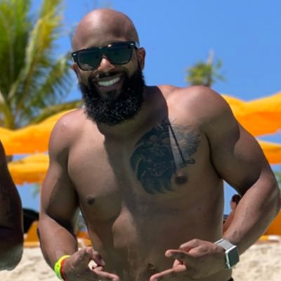 A pretty lame guy that happens to do cool shit! -Trainer-Nutritionist-🌎 Traveler -Shooter-Jeep Driver-BBA-2 MBA’s ♏️-Living w/ an autoimmune disease