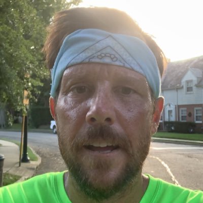 Father, husband, son, brother, friend, urban ultra runner. Challenging myself everyday.