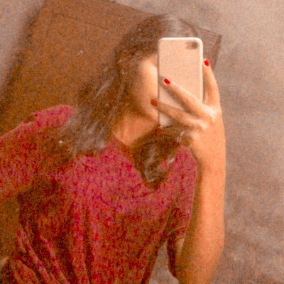 _luciaaa08's profile picture. 