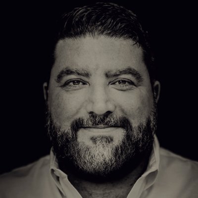 Estratega político, CEO de Red Gurü Inc. Estratega Campañas Presidenciales en LATAM y EE. UU. +20 años de experiencia. Premios Napolitans y Reed Awards.
