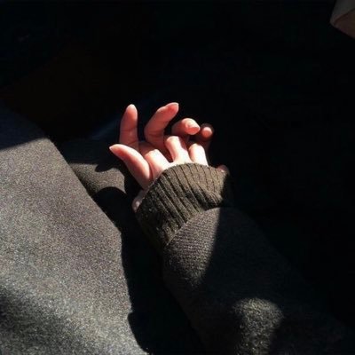 وإن قلبي مع مَن مضى قد مضى.