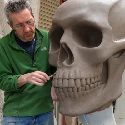 Freelance real clay and construction sculptor for
Retail Display, Theatre and Public Art. Fine Art photographer too. 
https://t.co/YhDKWtBPwX