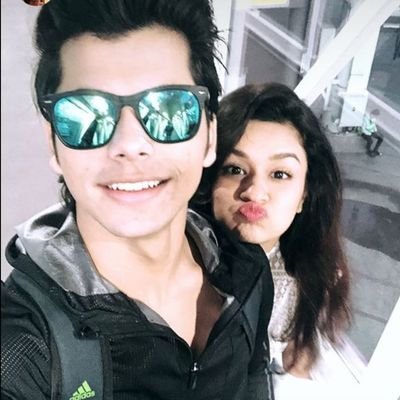 Fan of Sidneet : ♡@iavneetkaur♡ ☆@siddnigam_off☆
Just love their existence ♥️