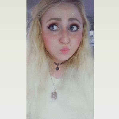 26 ♒ pansexual 💗💛💙 3.14.2018👫💕singer🎙️ crafty🎨🖌️sex-positive🍑🍌 intersectional feminist.