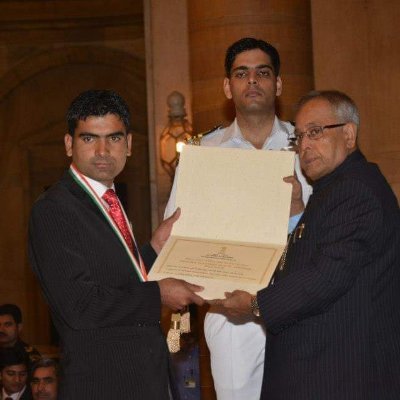 Awarded by President of India shri Pranab Mukherjee IGNSS AWARD https://t.co/FbZ2zilRX8 leader University of Kashmir All India youth Delegation china https://t.co/hZVUqwYoBL