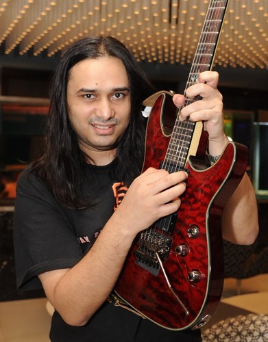 Grassroot Grammy Winning Guitar player with Calcutta based band Krosswindz,professional musician for the last 25 odd years.Schecter Guitars endorsee