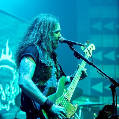 Bassist & Vocalist for @RustyEye and @ArauSergio Heavy Mex. DJ at @RainbowLive. Headbanger. UX Designer. Horror movie enthusiast. 