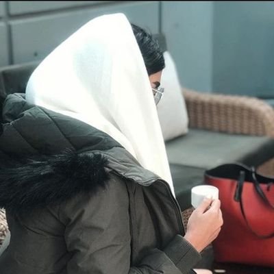 گل شبدر چه کم از لاله قرمز دارد