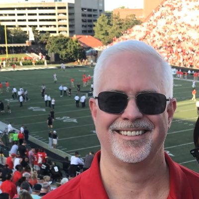 marietta lawyer interested in UGA football, politics, good books and great food