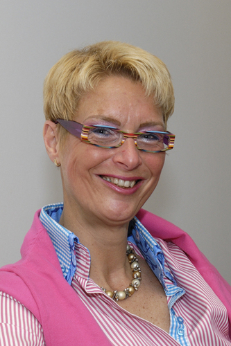 JolandaNijkamp's profile picture. Eigenaar Four-IT en PrimaBanen. nl, ict diensten/advies, werving en selectie, 2 honden fanatiek skiliefhebber en cabriorijder, en hou van ballonvaren.