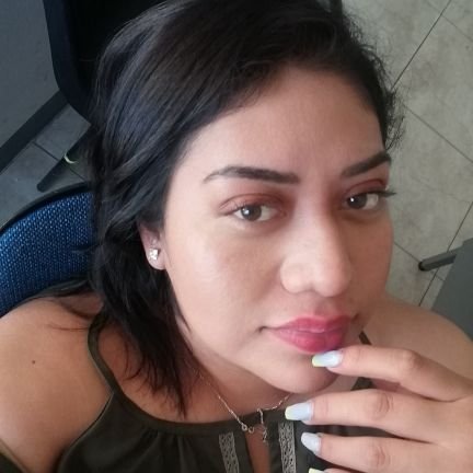 SOY ESA OAXAQUEÑA DE OJOS NEGROS Y PIEL MORENA🌙🌺🍉🍓
EN EL ASFALTO NO FLORECEN LOS CEREZOS