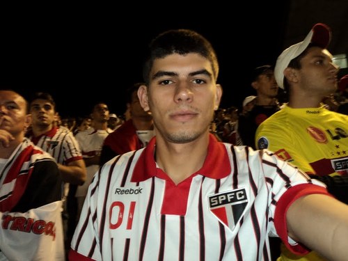 Funcionário Público, que gosta de curtir a vida e torcer pelo SPFC!!!