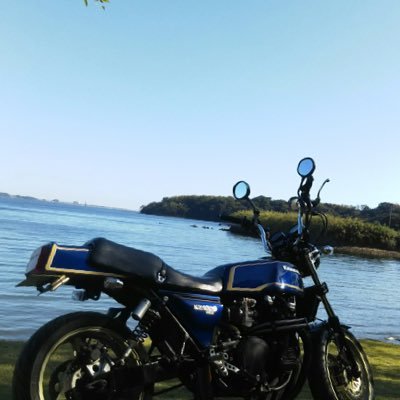リーマン。LEXUS LS 、KZ1000MkⅡ、883R、LIVE dio ZX、スーパーカブ50改125乗り。 無言フォローすんません。 初心者でんねん。 お手柔らかに。第二次ラーメンブーム中