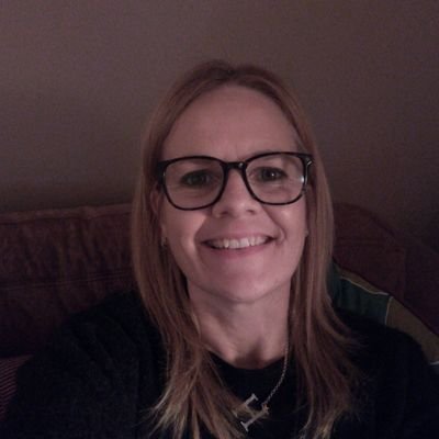 helenbdavey's profile picture. 