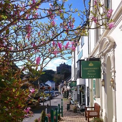 Dog friendly Hotel and Restaurant in the heart of Dunster in Exmoor. Watch out for special offers and last minute deals.