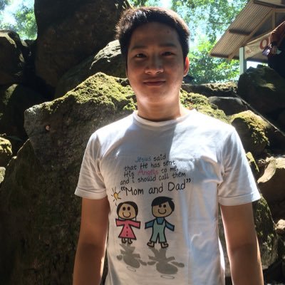 Seseorang yang hidup karna kebaikan, berkat dan pemeliharaan Tuhan :)