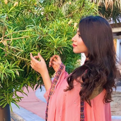 shasaski's profile picture. Scenez kuch aese hain