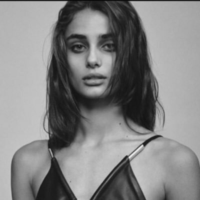 lllllllljan's profile picture. 