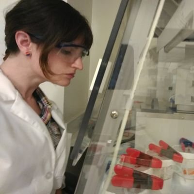 Virologist developing advanced molecular diagnostics for HIV and beyond.