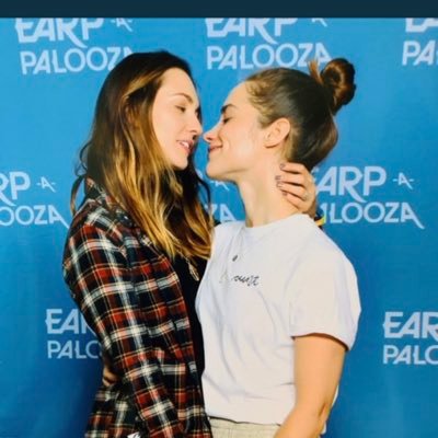 Just two lesbians who love to earp! No. 1 fans of Emily Andras! 🌈🌈🌈