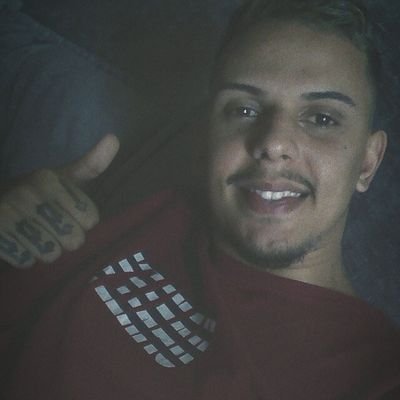 Falar com todos andar com poucos e confiar só em deus ! 🙏🏼🙌