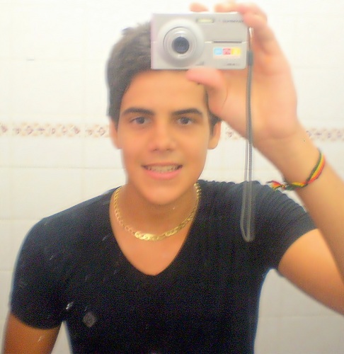 Lucaspschiski's profile picture. O que abrigares em teu coração será verdade e converter- te- ás no que mais admira.