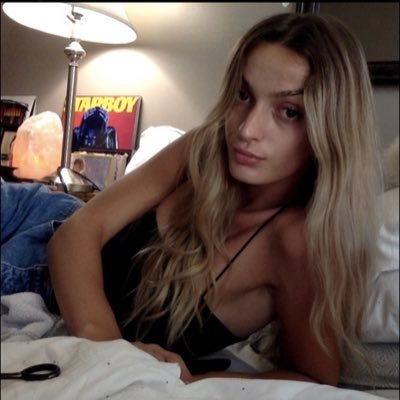 mackenzieklie's profile picture. 