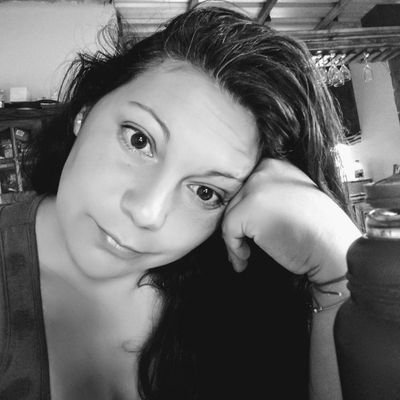 El amor no se trata de encontrar a la persona perfecta. Es darte cuenta de que una persona imperfecta puede hacer que tu vida sea...
