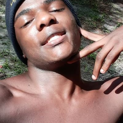 💚🐍its wayy yo many hoes too be dying over b*tches add me on snap @dumbasskid2020 Instagram @heartbreaker3.0