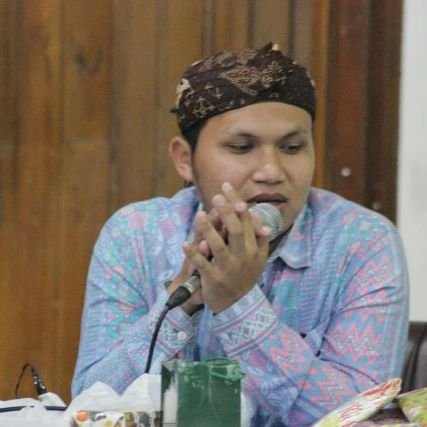 Ketua Yayasan Al Munawar Assayuthi/Kepala PAUD AL MUNAWAR/Kepala MDTA AT-TAQWA/Guru SMAN 30 GARUT/Wakasek Humas SMAN 30 GARUT