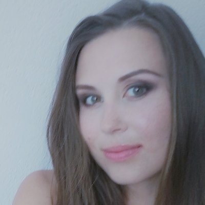 Frontend Developer @ditdot_info👩💻 | I build web apps and write articles 🖊️| My areas of focus are: JavaScript, React/Vue, UX, performance.