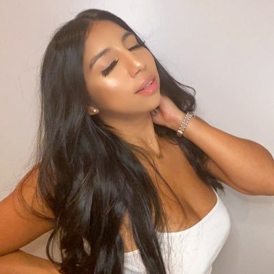 _xLesli's profile picture. On a money making mission.✨ IG: @crispserenity