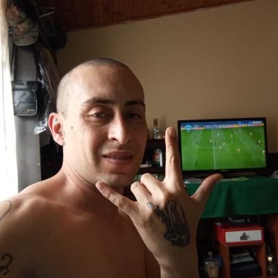rojitas7520's profile picture. crack familia