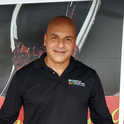 Músico y Empresario. Consultor de energia renovable en No Te Quedes a Oscuras y desarrollador de páginas web en Del Río Digital Designs. (Avoid the AI Crisis).