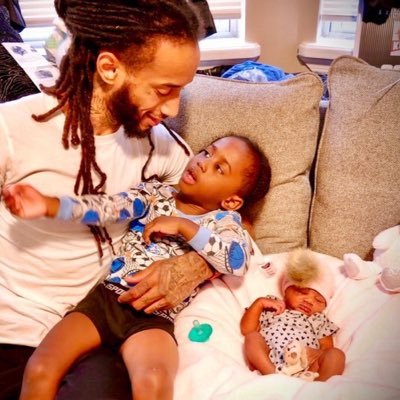 As long I’m walking this earth Ki’Yoir & Za’Nylah won’t have no worry’s 👨👦🤞🏽❤️💯 Starter Campaign💙🤞🏽🐍 Niurkary♥️