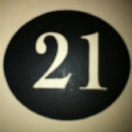 21huntington's profile picture. Huntington's finest restaurant, chic and enjoyable bar.