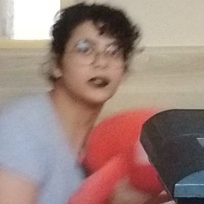 ValeriaBannwart's profile picture. Quem q acredita nesses porra