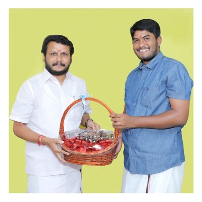 opE9BjfhTPkh5TG's profile picture. District Councillor.
க.பரமத்தி வடக்கு ஒன்றிய பொறுப்பாளர்.
திராவிட முன்னேற்றக் கழகம்.