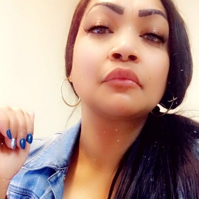 MzRina1's profile picture. 