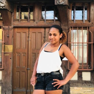 AysAys71819990's profile picture. J'écris et j'écris🖋️😊